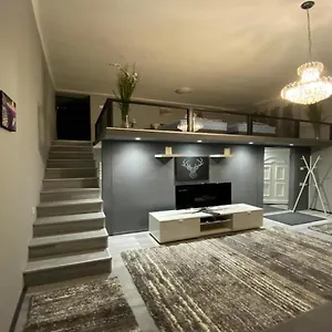 Apartament Real, Budapesta
