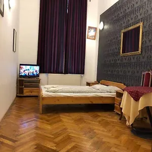 4 2. Apartman