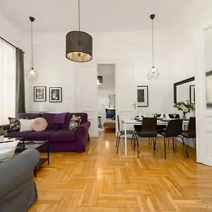 Black & White Apartment At Nyugati Station - 3 Separate Br Будапешт